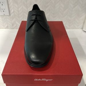 New Salvatore Ferragamo Nero Pebble Calf Leather Derby Shoes